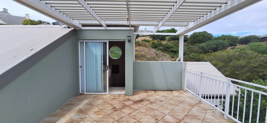 4 Bedroom Property for Sale in Vleesbaai Western Cape